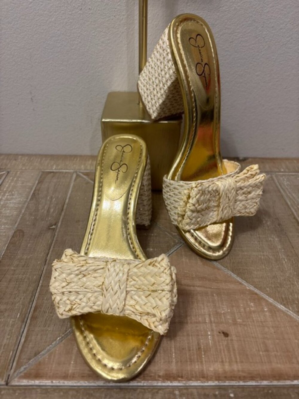NWOT Jessica Simpson Romilda Raffia Bow Heeled Sandals Gold Size 8.5 or 9.5
